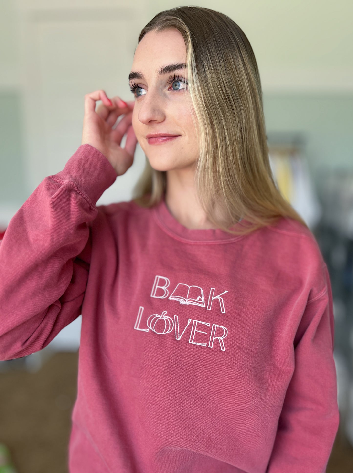 Book Lover Sweatshirt(discounted)